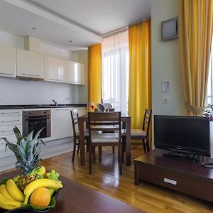 Three-Bedroom Apartment Annex Building